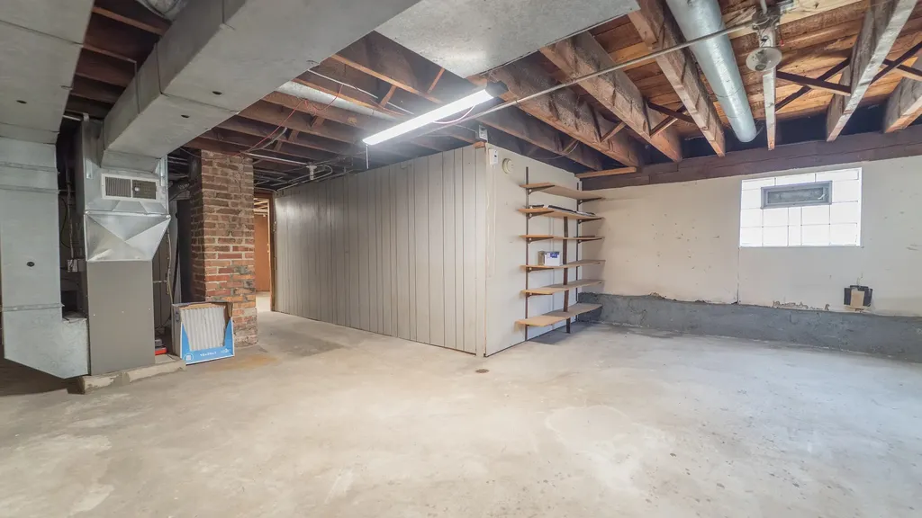 10439 South Avenue M Chicago IL 60617