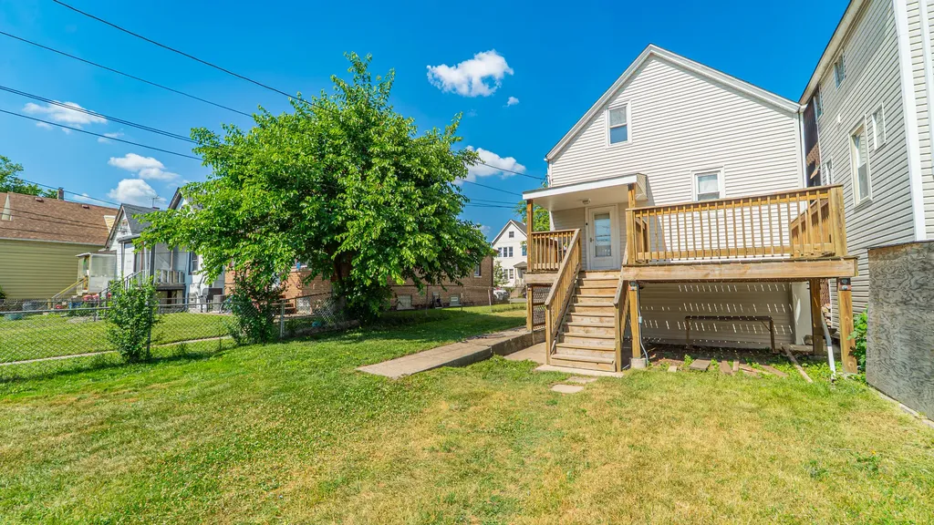10439 South Avenue M Chicago IL 60617