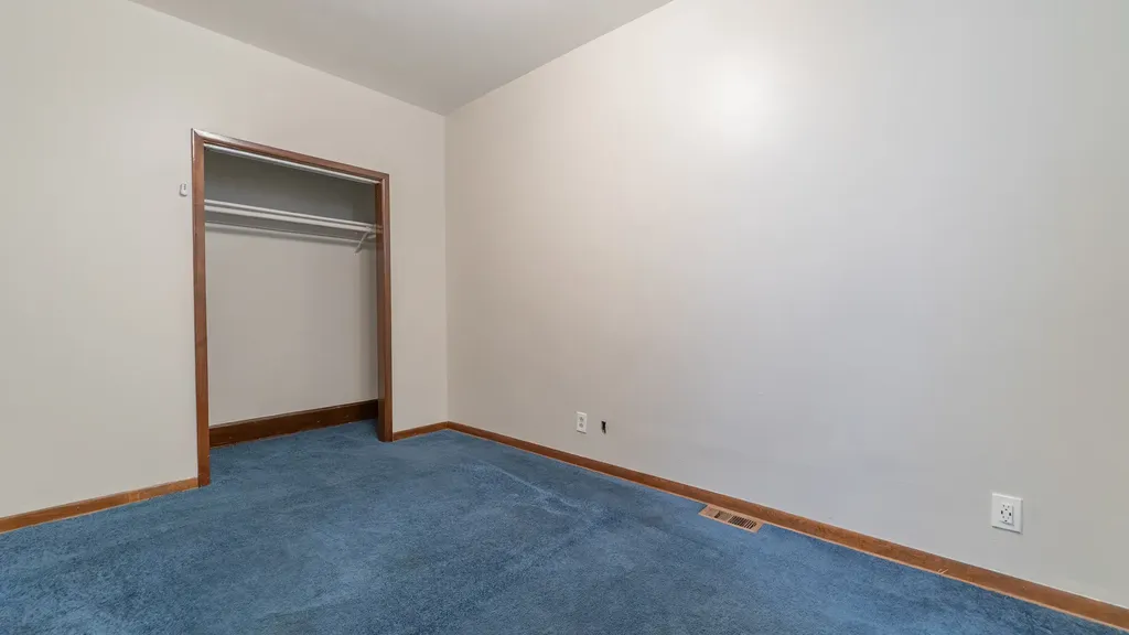 10439 South Avenue M Chicago IL 60617