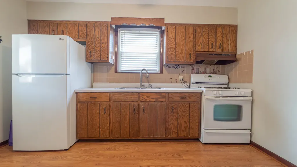 10439 South Avenue M Chicago IL 60617