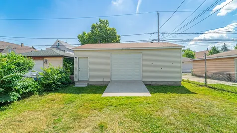 10439 South Avenue M Chicago IL 60617