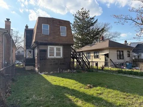 15129 Lexington Avenue Harvey IL 60426