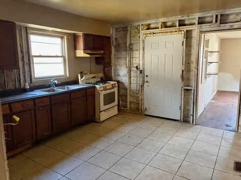 15129 Lexington Avenue Harvey IL 60426