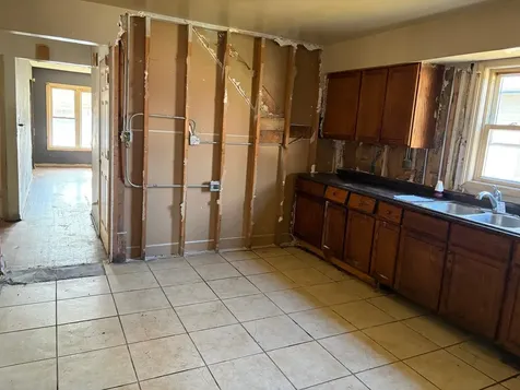 15129 Lexington Avenue Harvey IL 60426