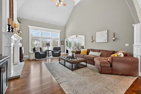 910 Freedom Circle Sycamore IL 60178