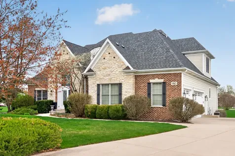 910 Freedom Circle Sycamore IL 60178