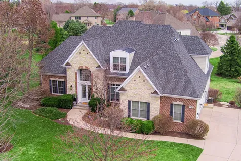 910 Freedom Circle Sycamore IL 60178