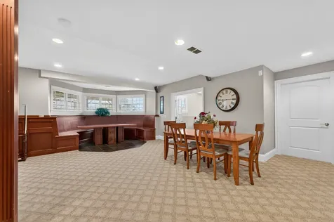 910 Freedom Circle Sycamore IL 60178