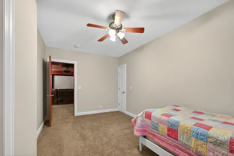 910 Freedom Circle Sycamore IL 60178