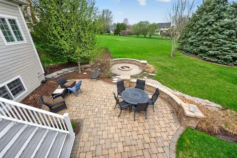 910 Freedom Circle Sycamore IL 60178
