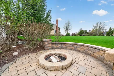 910 Freedom Circle Sycamore IL 60178