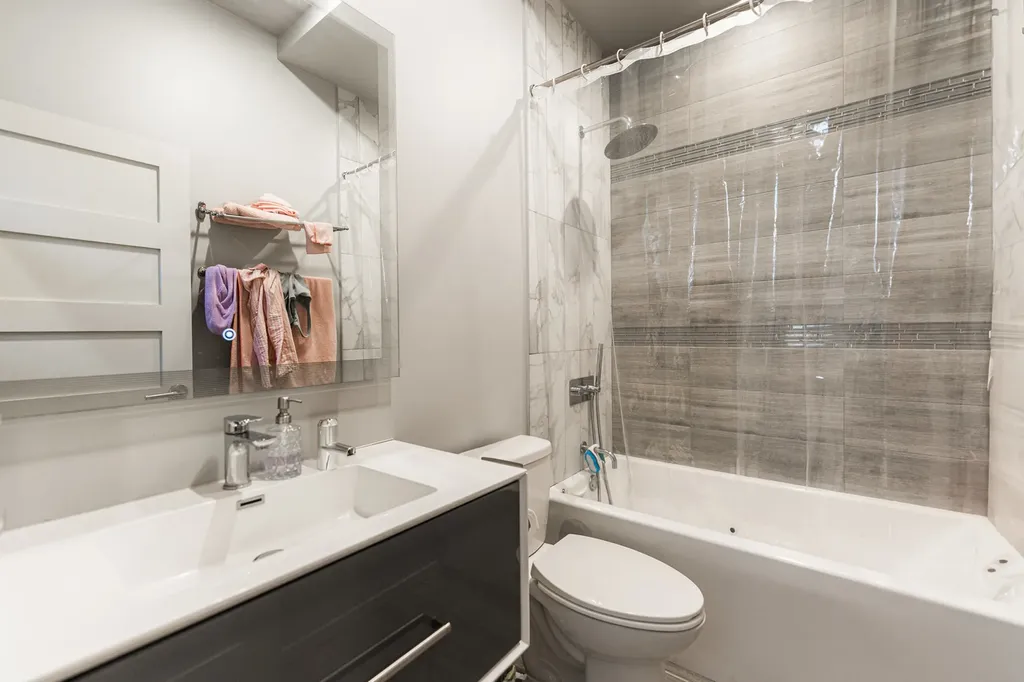 2108 West 18th Place Chicago IL 60608