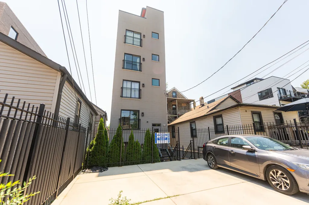 2108 West 18th Place Chicago IL 60608