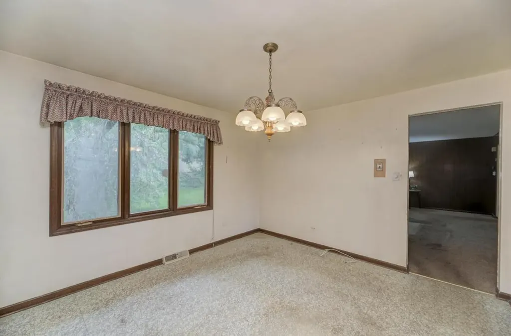 8017 Sawyer Road Darien IL 60561