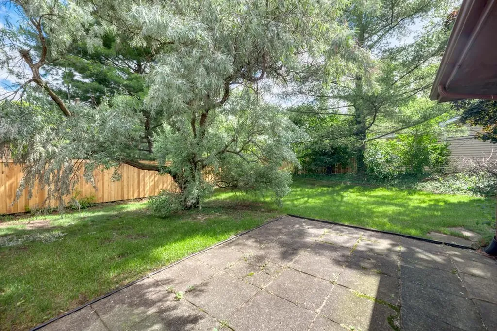 8017 Sawyer Road Darien IL 60561