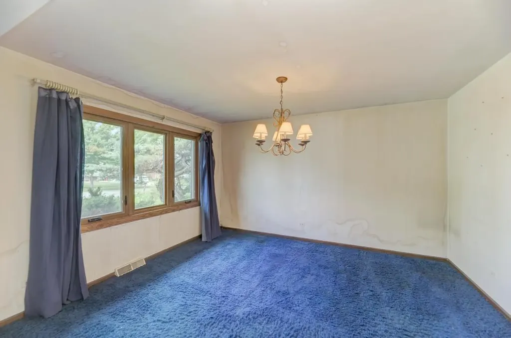 8017 Sawyer Road Darien IL 60561