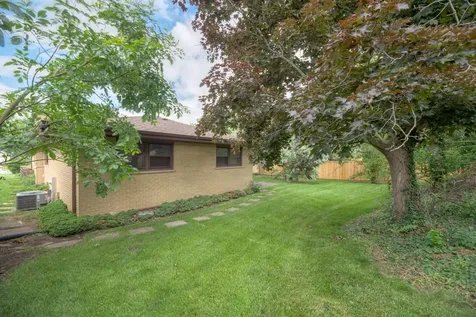 8017 Sawyer Road Darien IL 60561