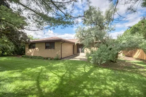8017 Sawyer Road Darien IL 60561