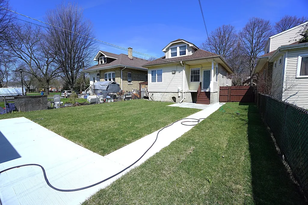 5249 Hoffman Street Skokie IL 60077