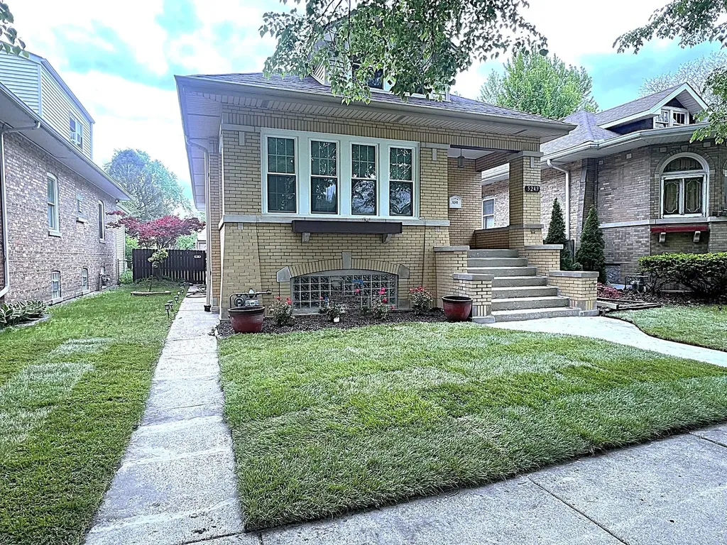5249 Hoffman Street Skokie IL 60077