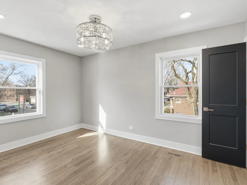600 East 87th Place Chicago IL 60619