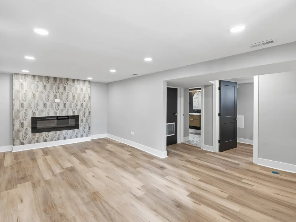600 East 87th Place Chicago IL 60619