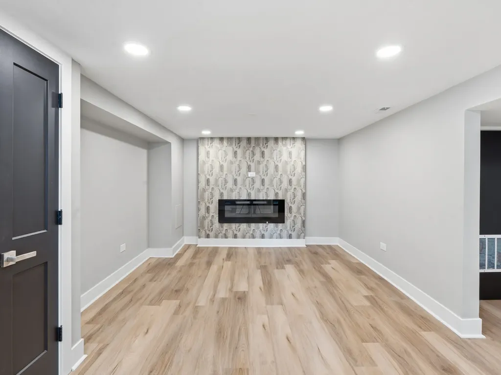 600 East 87th Place Chicago IL 60619