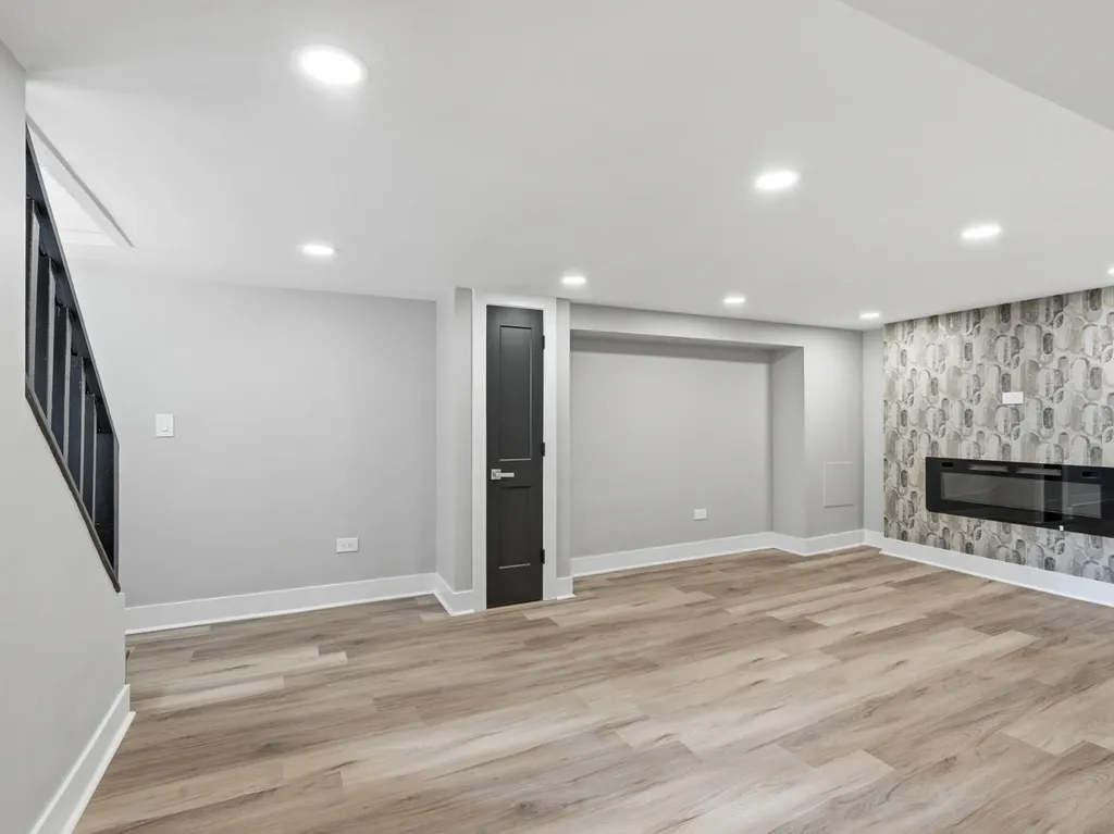 600 East 87th Place Chicago IL 60619