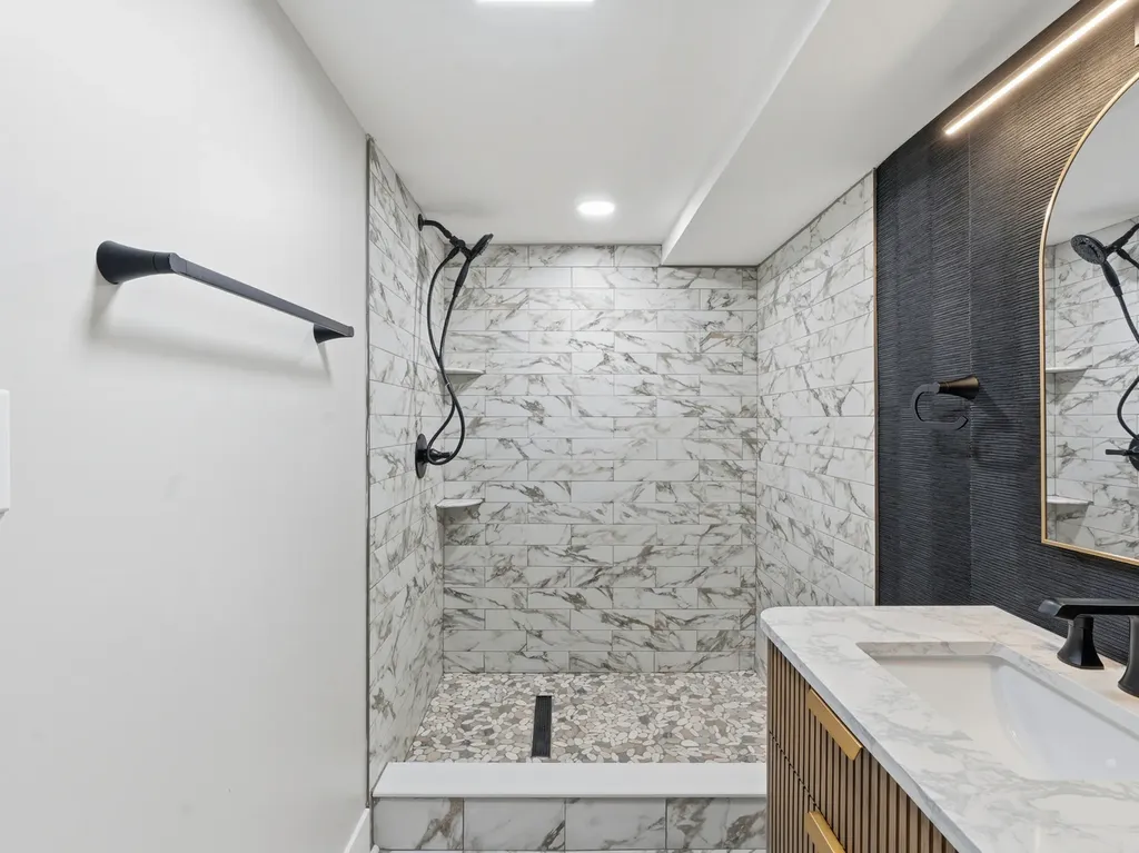 600 East 87th Place Chicago IL 60619