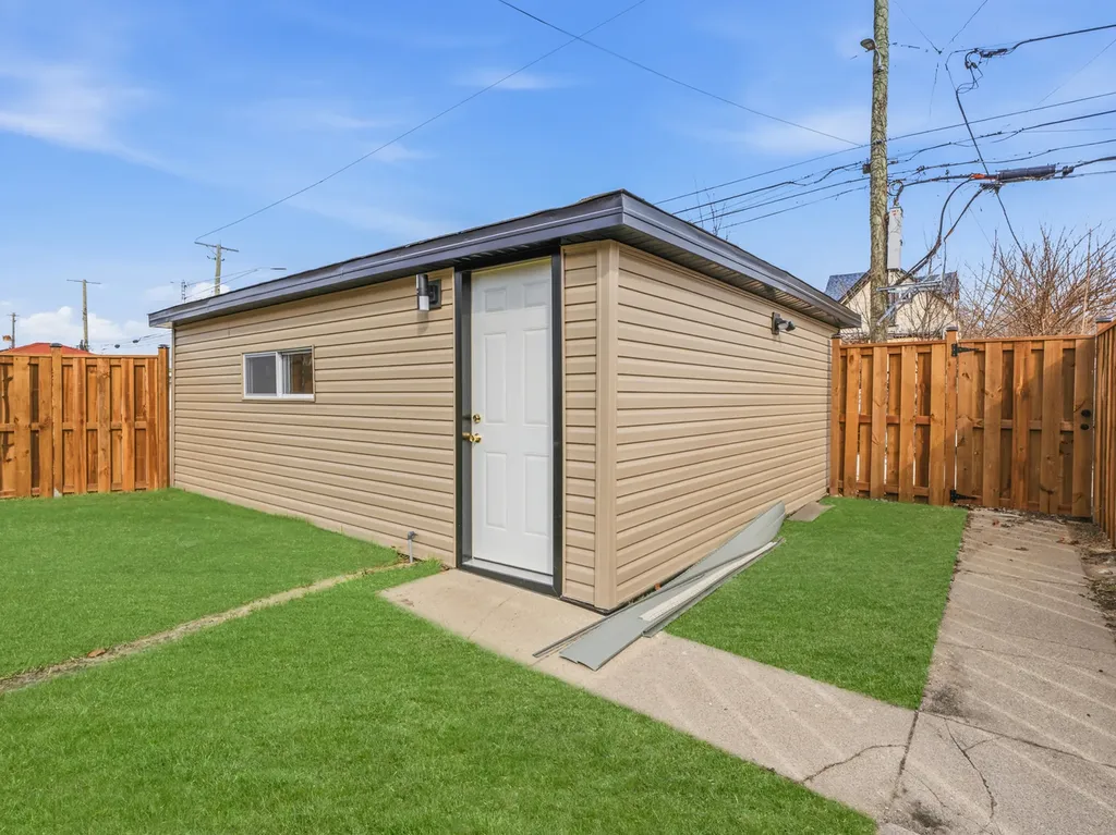 600 East 87th Place Chicago IL 60619