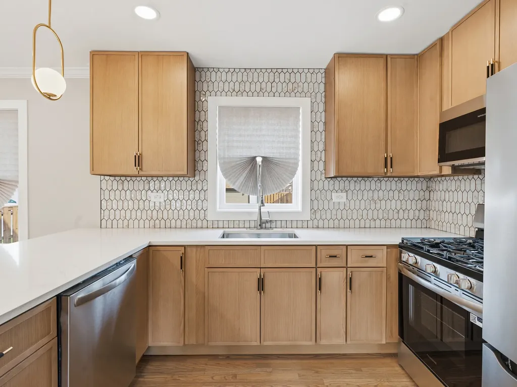 600 East 87th Place Chicago IL 60619
