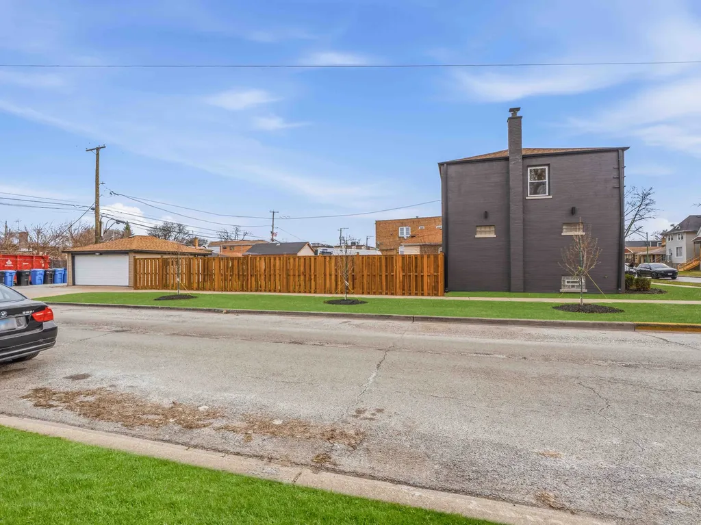 600 East 87th Place Chicago IL 60619