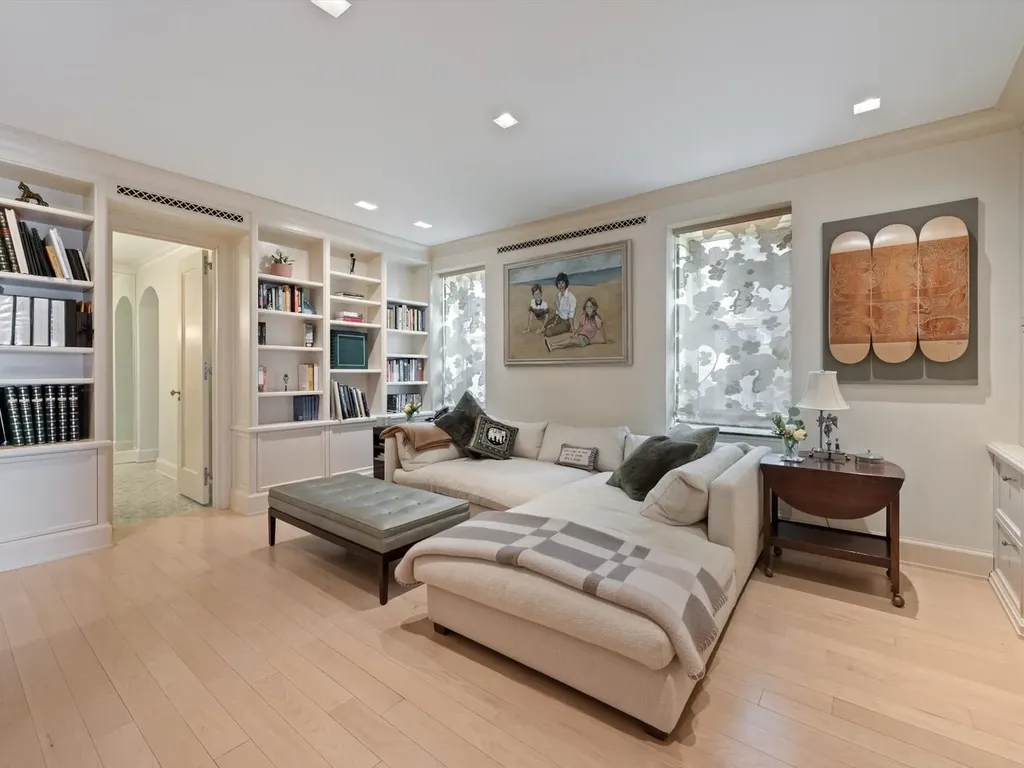 2120 North Lincoln Park West Chicago IL 60614