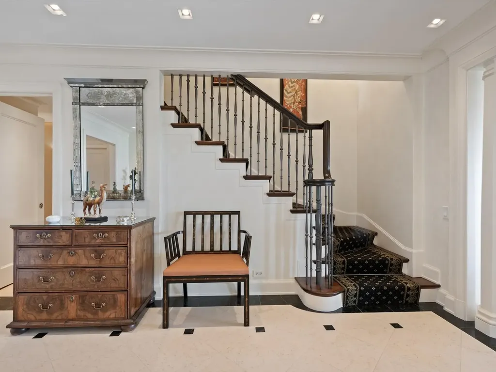 2120 North Lincoln Park West Chicago IL 60614