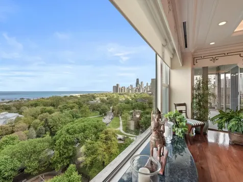 2120 North Lincoln Park West Chicago IL 60614