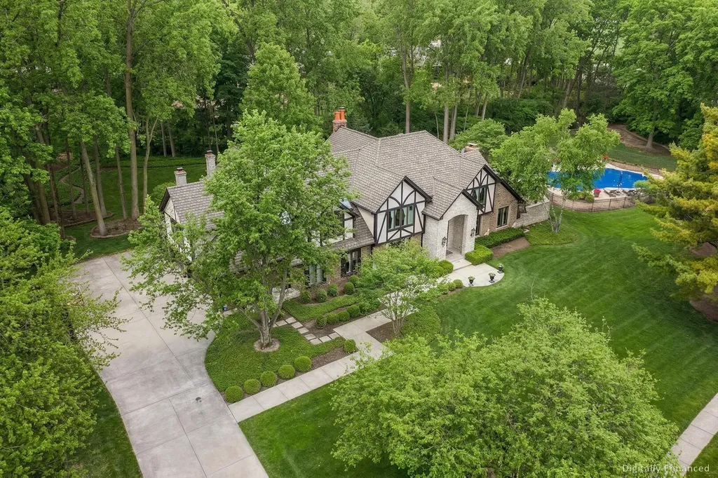 2455 Persimmon Drive St. Charles IL 60174