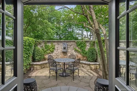 2455 Persimmon Drive St. Charles IL 60174