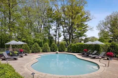2455 Persimmon Drive St. Charles IL 60174
