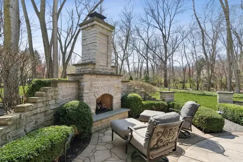 2455 Persimmon Drive St. Charles IL 60174