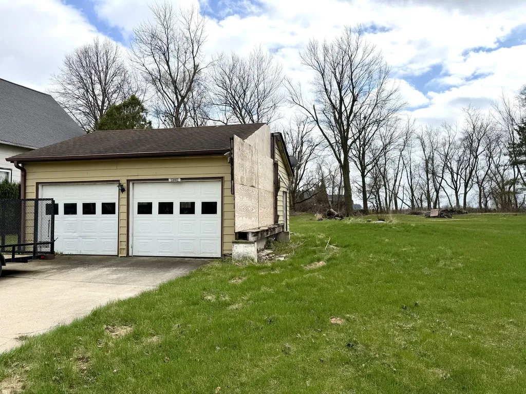 5982 West Clare Road Clare IL 60111