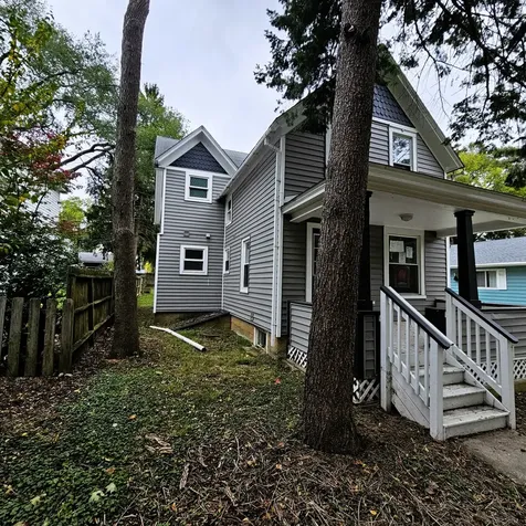 121 4TH Street Libertyville IL 60048