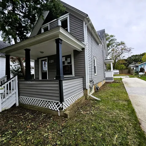 121 4TH Street Libertyville IL 60048