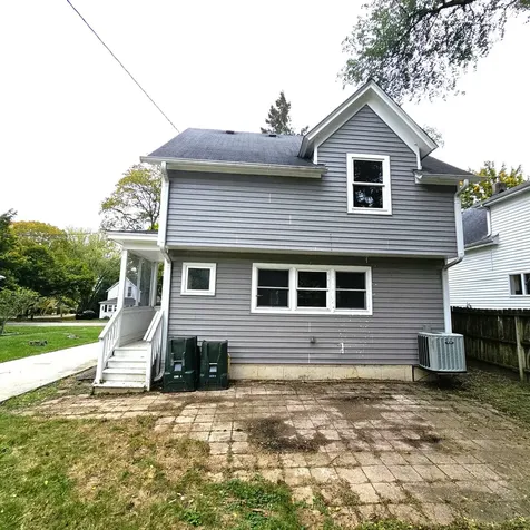 121 4TH Street Libertyville IL 60048