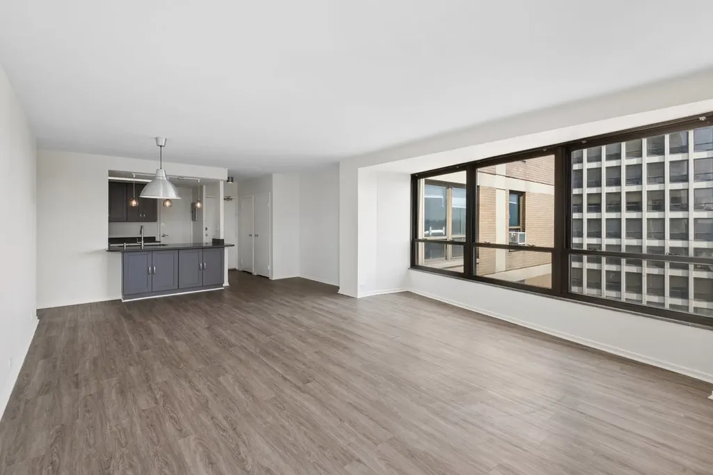 5050 South East End Avenue Chicago IL 60615
