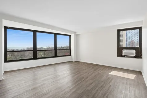 5050 South East End Avenue Chicago IL 60615