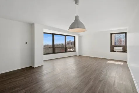 5050 South East End Avenue Chicago IL 60615