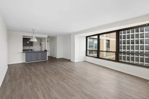 5050 South East End Avenue Chicago IL 60615