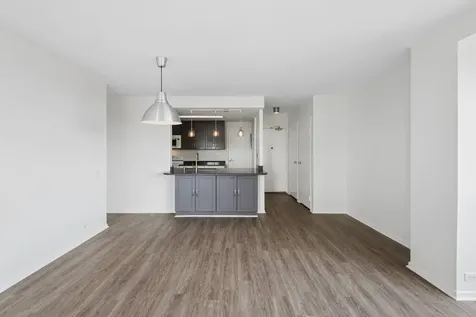 5050 South East End Avenue Chicago IL 60615