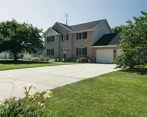 45 Oak Ridge Drive Lasalle IL 61301