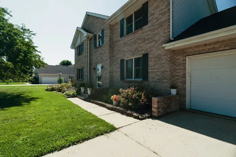45 Oak Ridge Drive Lasalle IL 61301